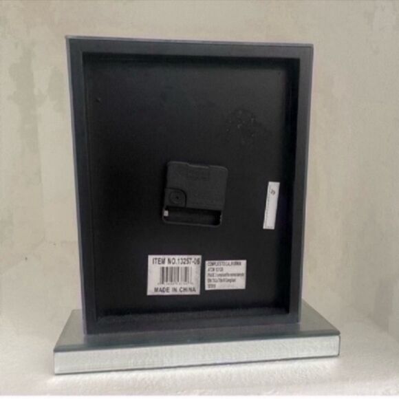 Clock Hollywood Glam Crystal Crush Diamond Mirrored 11.5” Tall 10” Base Quartz - Picture 9 of 14